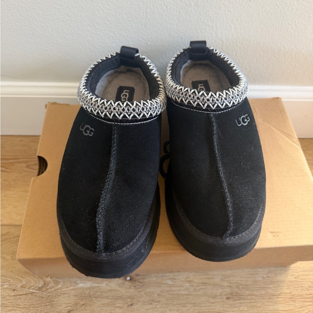 UGG women’s black Tazz slipper 6 - Picture 2 of 7
